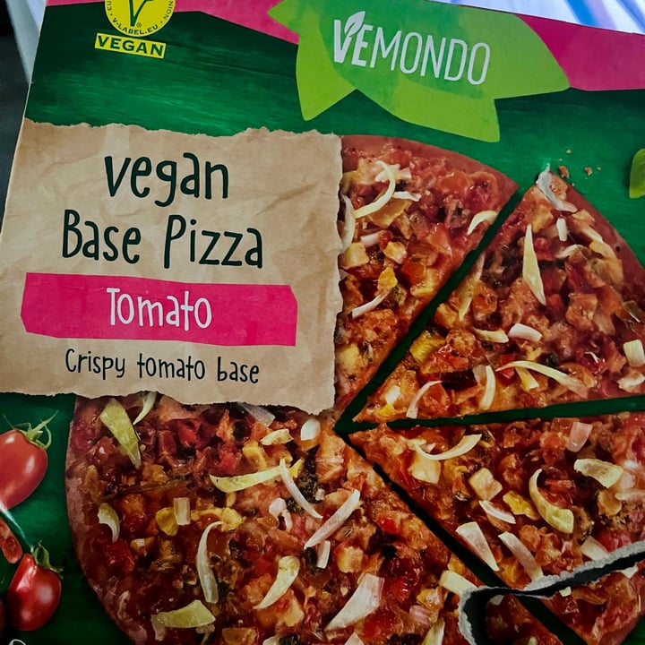 photo of Vemondo vegan base pizza tomato shared by @manuelape on  21 Jan 2023 - review