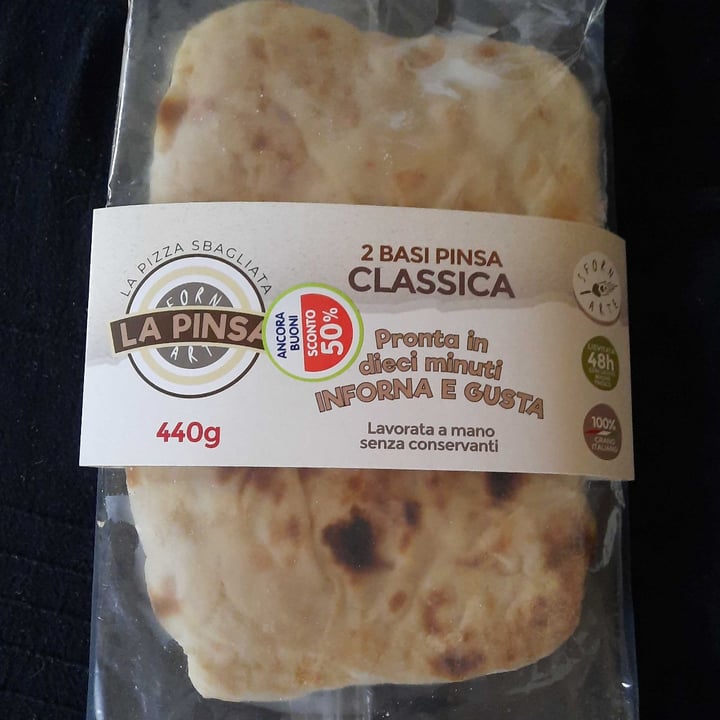photo of La pizza sbagliata 2 Basi Pinsa Classica shared by @fannie82 on  13 Jul 2023 - review