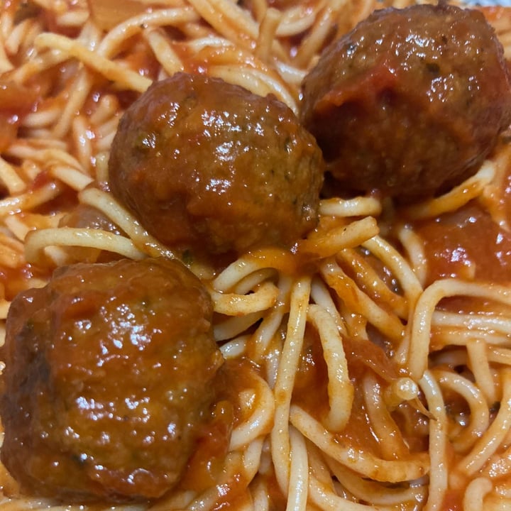 photo of Earth Grown Classic Meatless Meatballs shared by @taysavage on  08 Apr 2023 - review