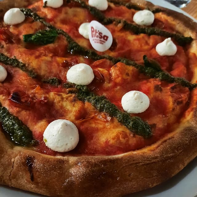 Photo of the dish “pizza "la regina di cuori"”