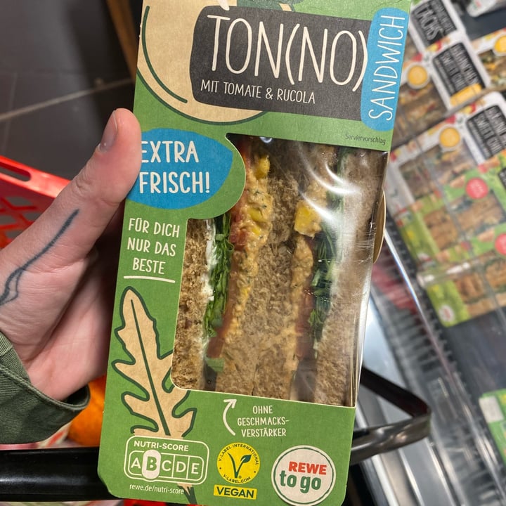 photo of Rewe To Go ton(no) sandwich shared by @chicca93 on  20 Apr 2023 - review