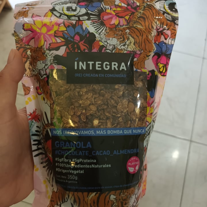 photo of Integra granola chicolate cacao y almendra shared by @klemosgg on  25 Jan 2023 - review