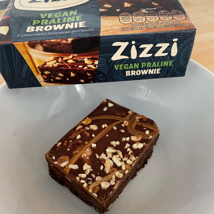 photo of Zizzi Vegan Praline Brownie shared by @obeeone on  03 May 2023 - review