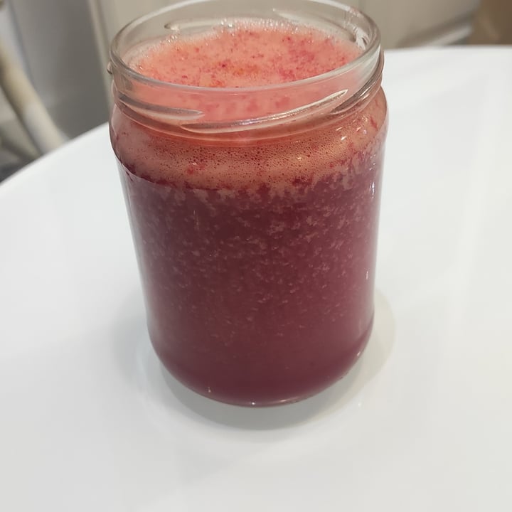 photo of Sweet Paradise Zumo De Orange, Beetroot, Apple, Ginger shared by @veganjumjum on  24 Jan 2023 - review