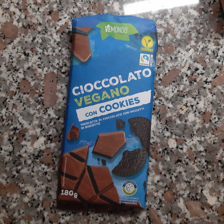 photo of Vemondo Cioccolato vegano con cookies shared by @gaiaa on  03 Jan 2023 - review