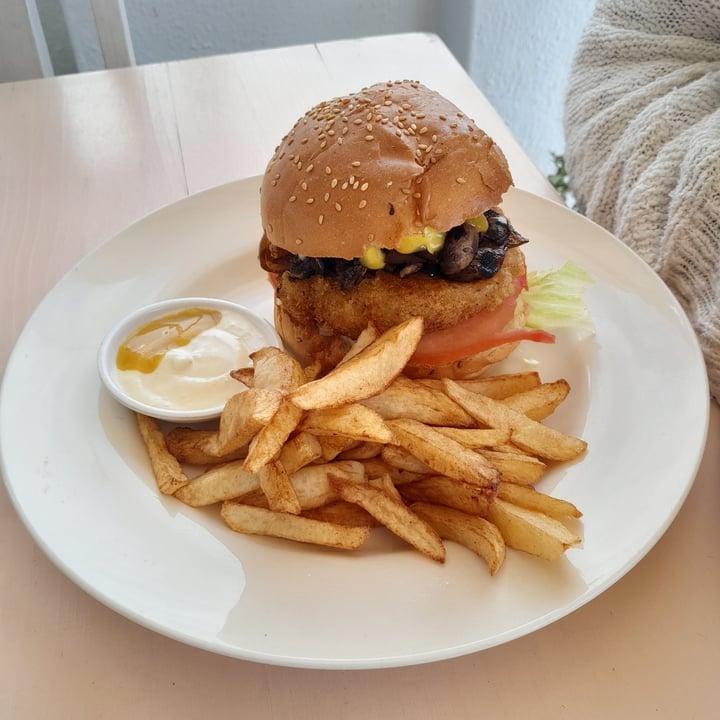 photo of Plant Mushroom Burger shared by @fezekyo on  22 Jul 2023 - review