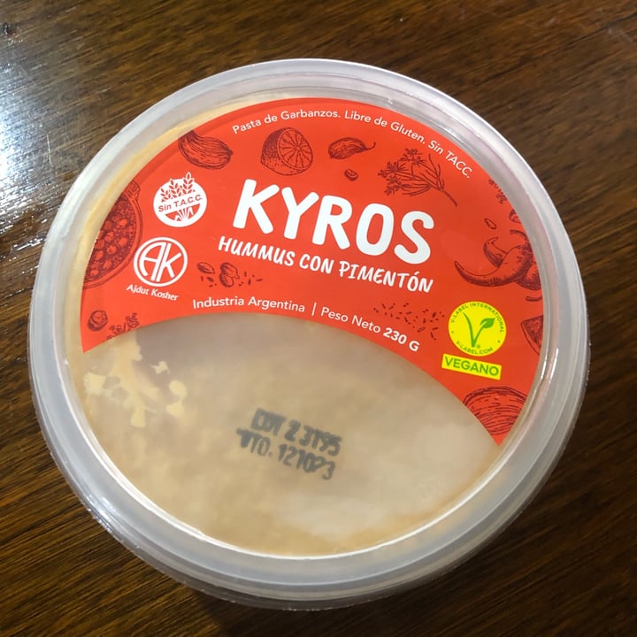 photo of Kyros Hummus con Pimentón shared by @aylugiussi on  07 Aug 2023 - review