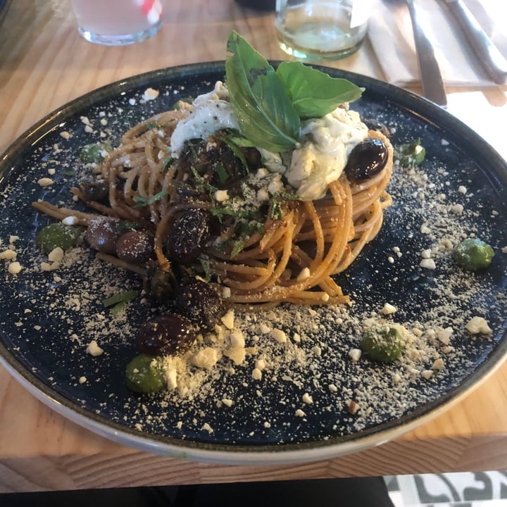 photo of MIMO Vegan Bistro spaghetty de arroz con aceitunas de kalamata shared by @malagavegana on  19 Jun 2023 - review