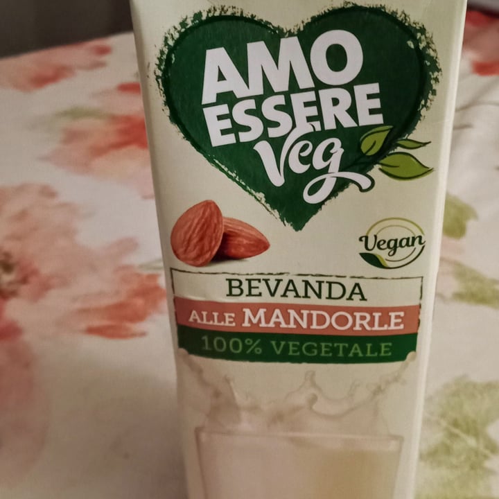 photo of Amo Essere Veg bevanda alle mandorle shared by @lindanichilist on  17 Mar 2023 - review