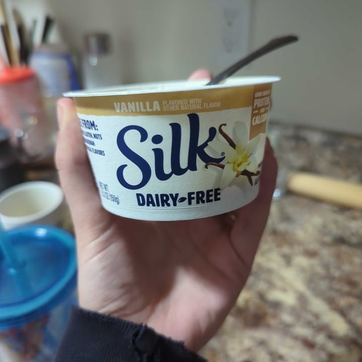 photo of Silk Dairy free vanilla yogurt shared by @cassiespanton on  22 Jan 2023 - review