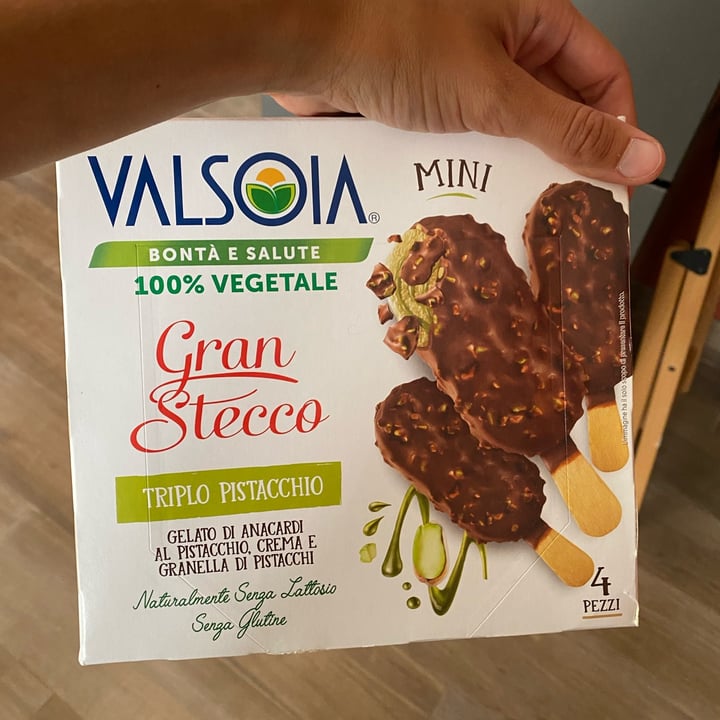 photo of Valsoia Gelato gran stecco triplo Pistacchio shared by @kesidb on  29 Jun 2023 - review