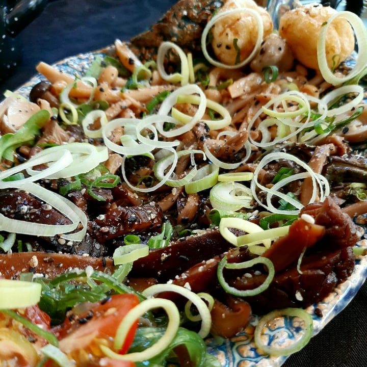 photo of Legumi Sushi Vegan Shitake mushrooms shared by @moonface on  11 Apr 2023 - review