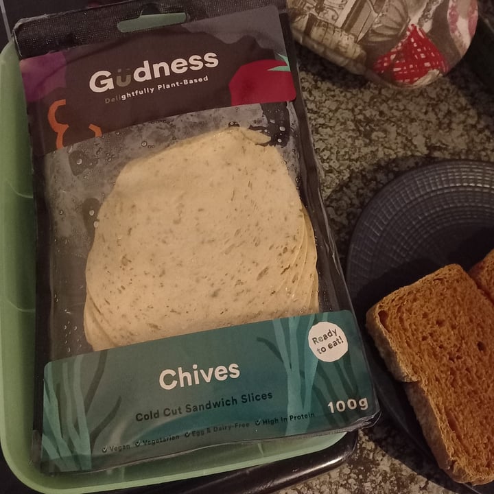 photo of Gudness Plant-Based Deli Chives Cold Cut Sandwich Slices shared by @ronelle on  07 Feb 2023 - review