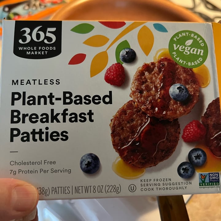 photo of 365 Whole Foods Market Meatless Plant-Based Breakfast Patties shared by @allycat38 on  11 Mar 2023 - review