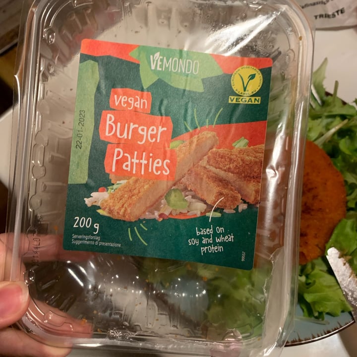 photo of Vemondo Vegan Burger Patties shared by @silviazephyr on  10 Jan 2023 - review