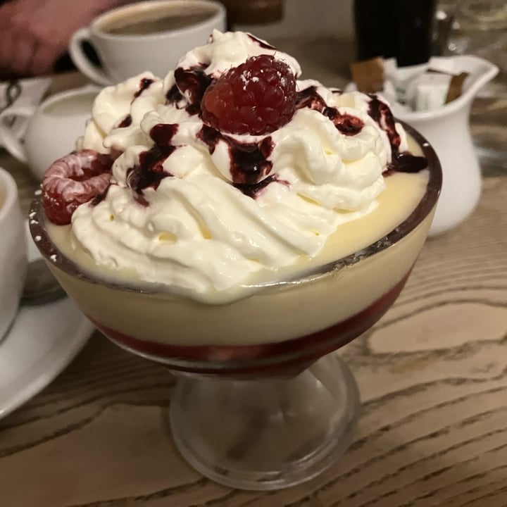 photo of The Walnut Tree Rasberry Trifle shared by @angelavasiliu on  17 Apr 2023 - review