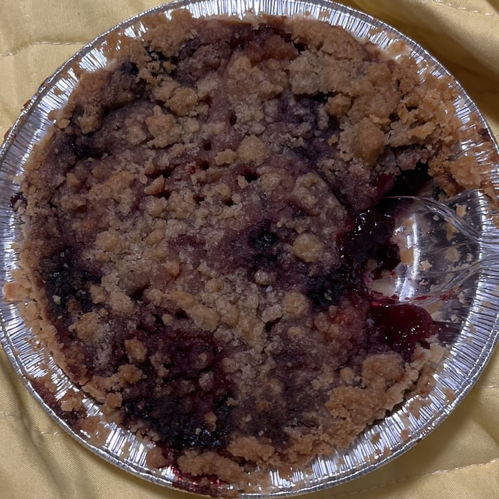 photo of Raised gluten free Berry Peach Pie shared by @allcowsfeelpaingoveg on  13 Jan 2023 - review