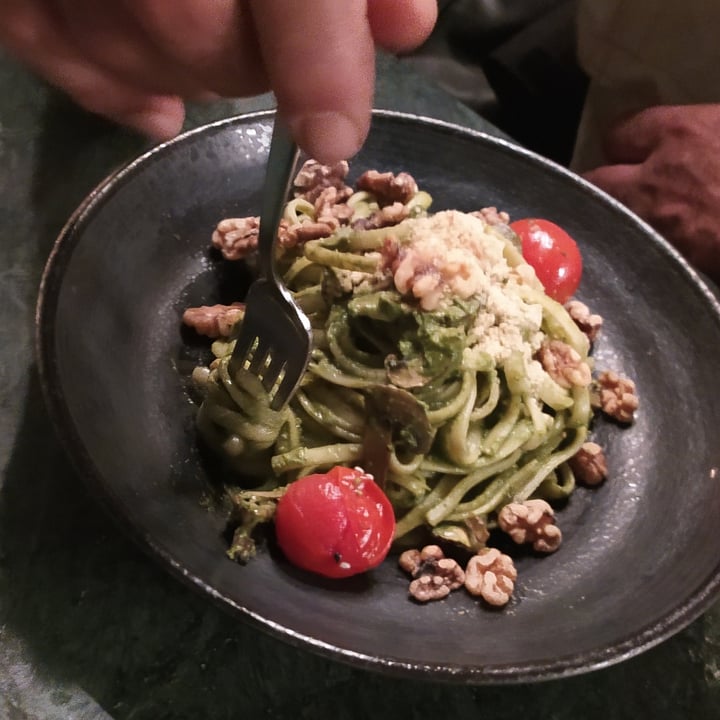 photo of The Green Affair - Chiado Pesto Linguine with Cherry Tomatoes shared by @bratkart0ffel on  20 Dec 2022 - review