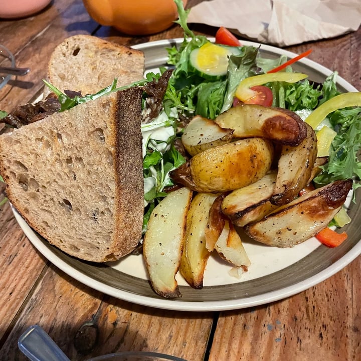 photo of Mad Cucumber Oyster Mushroom Sandwich shared by @chrisj on  17 Dec 2022 - review