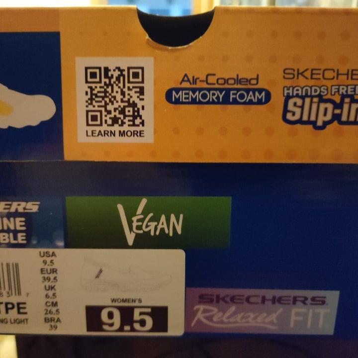 photo of Skechers arch Foto Vegan shared by @gattararomana on  24 Jul 2023 - review