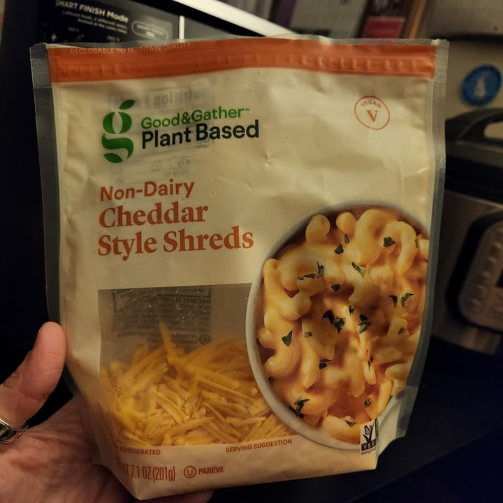 photo of Good & Gather Non-Dairy Cheddar Style Shreds shared by @theveganwitch13 on  22 Jan 2023 - review