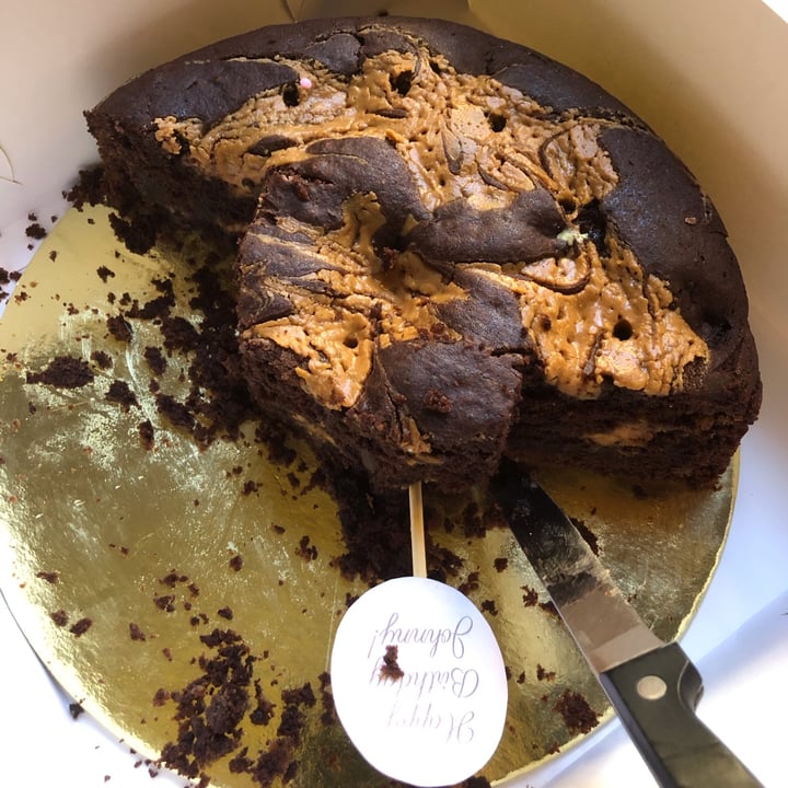 photo of Almonds & co Chocolate Peanut Butter Cake shared by @johnnyy on  18 Dec 2022 - review