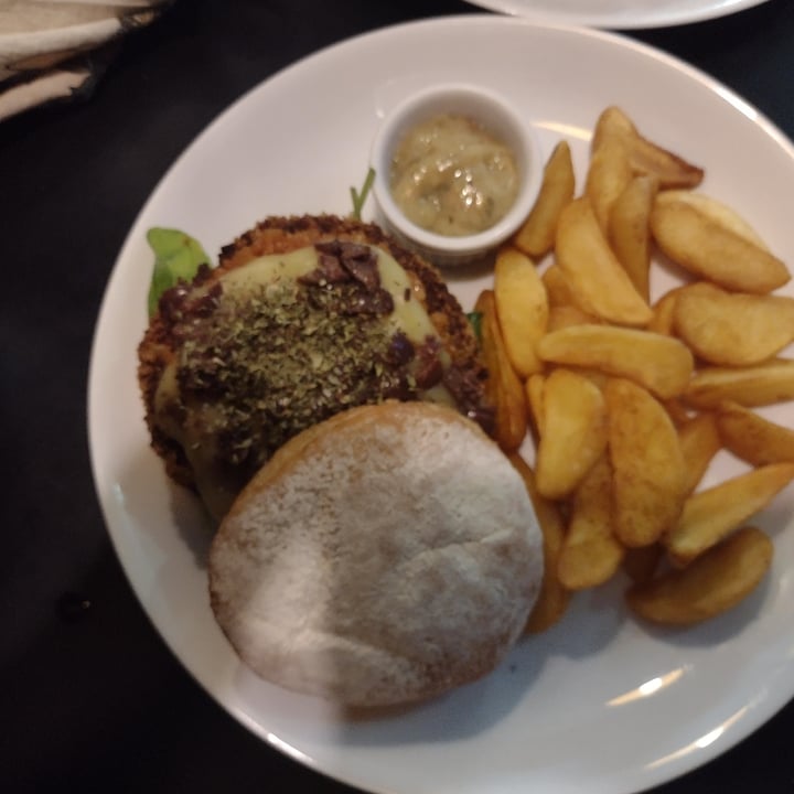photo of Animal Chef Parmegiane Burguer shared by @claracarneiro on  13 Mar 2023 - review