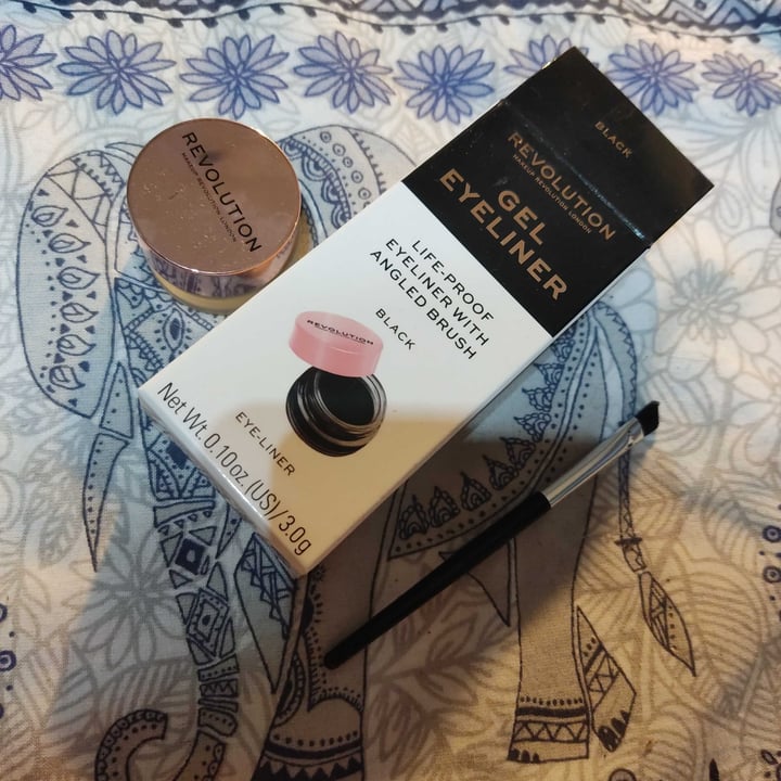 photo of Revolution gel eyeliner shared by @carlabrion on  19 Jul 2023 - review