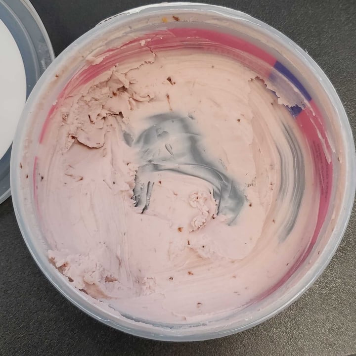 photo of Tabitha Brown Vegan Strawberry Cream Cheese Style Spread shared by @maisiehouse on  24 Feb 2023 - review