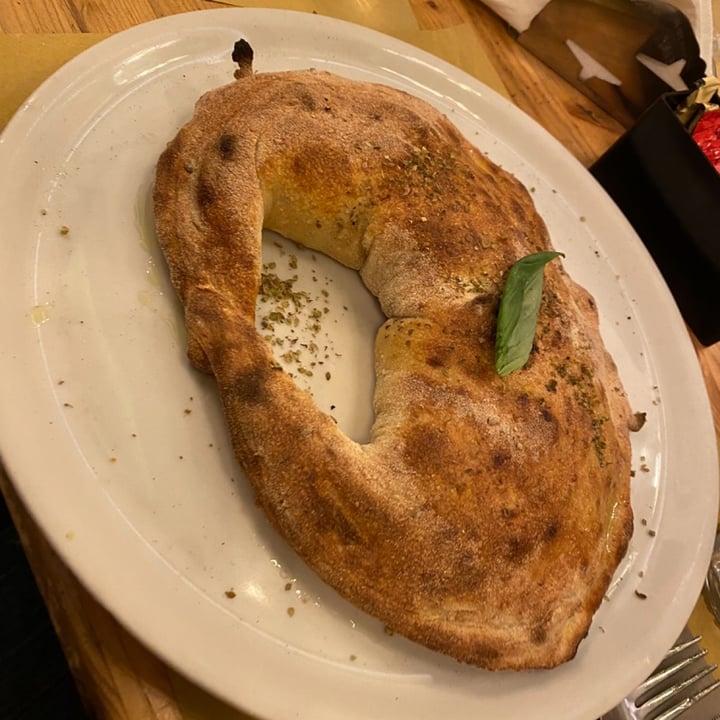 photo of Agorà Calzone Verde shared by @sienabazan on  01 Aug 2023 - review