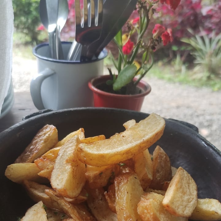 photo of Flores e Sabores batatas rústicas shared by @pssthler on  21 Feb 2023 - review