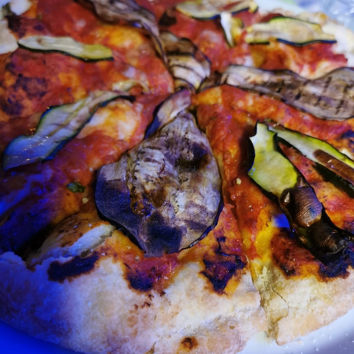 photo of Pasticceria Caffetteria Dulcinèa Pizza Rossa Con Verdure shared by @murderdollie on  18 Feb 2023 - review