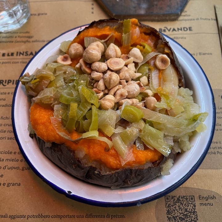 photo of Poormanger patata ripiena (crema di zucca, porri e nocciole) shared by @aurylois on  08 Jan 2023 - review