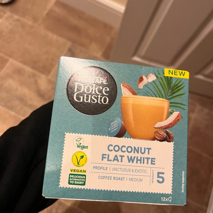 photo of Nescafè Dolce Gusto Coconut Flat White shared by @catcookx on  05 Jan 2023 - review