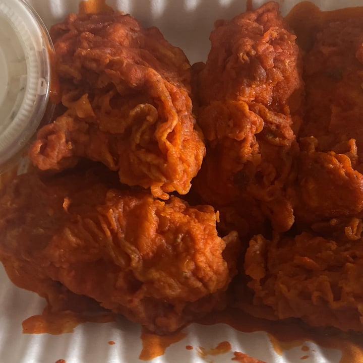 photo of Korny Vibes Boneless Buffalo Wings shared by @ashkethevegan on  27 Jan 2023 - review