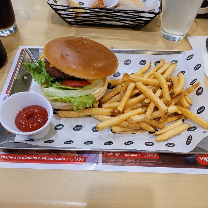 photo of Vips Macro Plaza Héroes Vips Clásica Not Meat shared by @darkxocolatl on  16 Jul 2023 - review