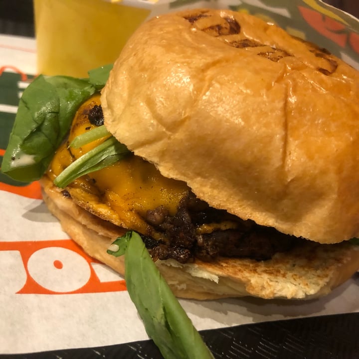 photo of JOY burgers PineAppleExpress shared by @catabuffarini on  29 Dec 2022 - review