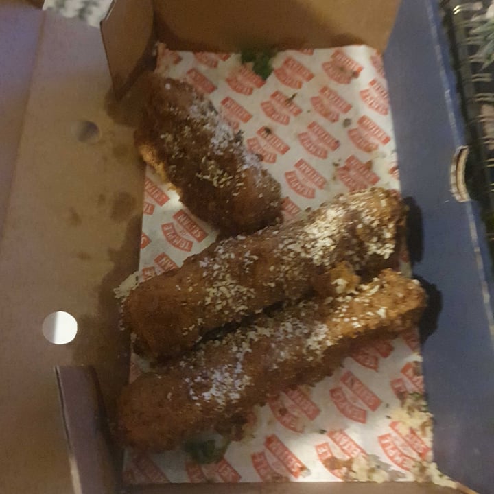 photo of Temple of Seitan garlic Parm wings shared by @isavaz on  01 May 2023 - review