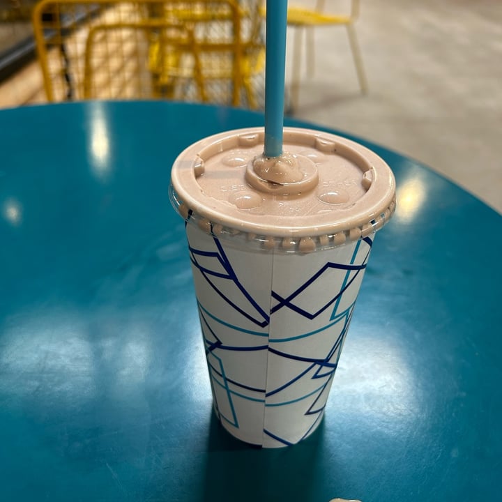 photo of Meta Burger Chocolate Shake shared by @peacelovejen on  16 Mar 2023 - review