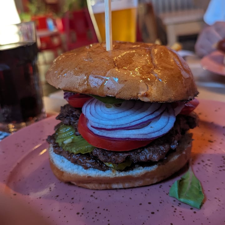 photo of Fat Cat Beerhouse & Restaurant Beyond Burger shared by @serenasofia on  04 Jul 2023 - review