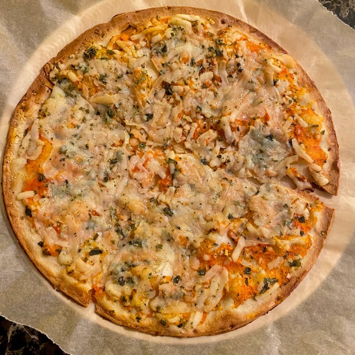 photo of Wholly veggie The Classic Pizza - Cauliflower Crust shared by @6ixvegan on  03 Mar 2023 - review