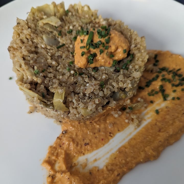 photo of Tarannà Cafè Timbal de quinoa con alcachofas y salsa romescu shared by @vanessaprats on  10 Mar 2023 - review