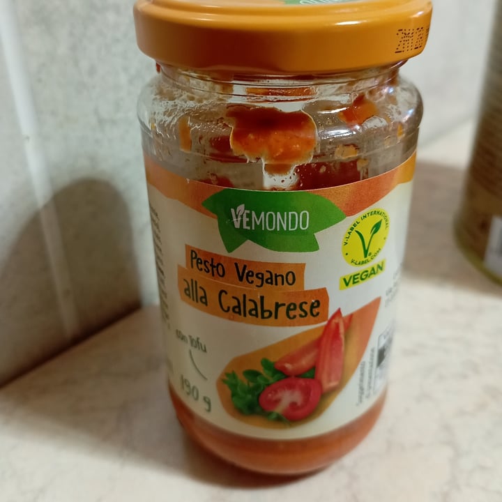photo of Vemondo Vegan pesto Alla Calabrese shared by @lagio on  06 Aug 2023 - review