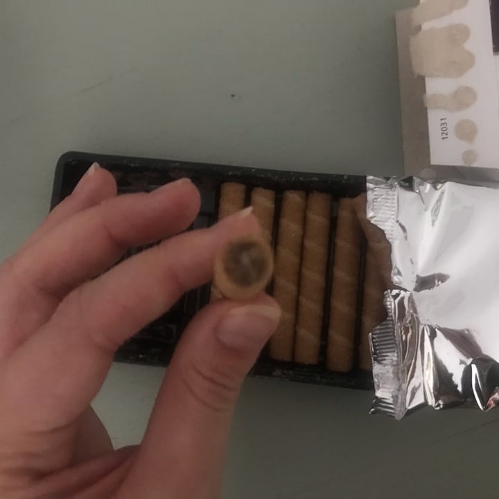 photo of Manamim Wafer Rolls shared by @harmlessimpact on  01 Mar 2023 - review