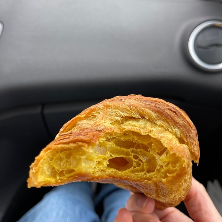 photo of Pasticceria Maresi Brioche vegana shared by @italyquitsugar on  21 Dec 2022 - review