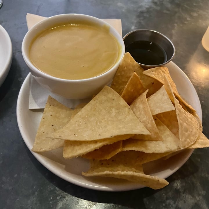 photo of Bar Bombón Queso Dip shared by @crueltyfreeyouandme on  30 May 2023 - review