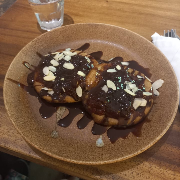 photo of Bong Bonlai Chocolate & Berry Pancakes shared by @punilu on  27 Apr 2023 - review