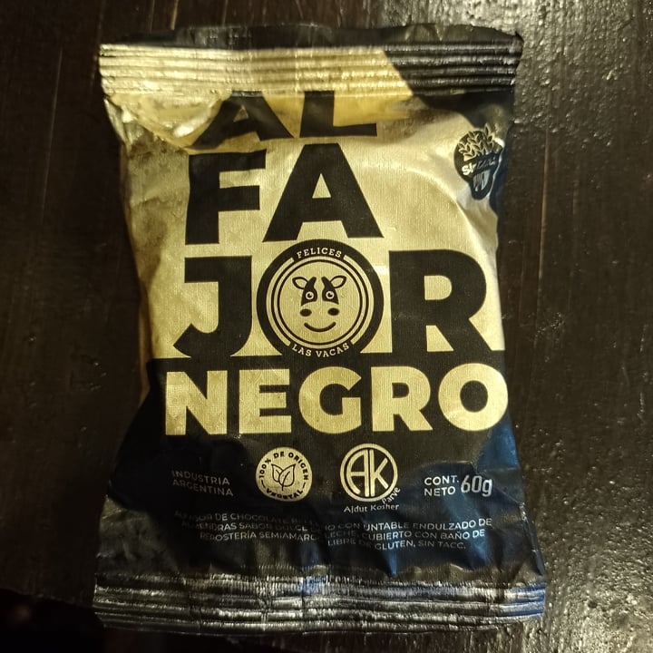 photo of Felices las vacas alfajor shared by @vegaria1 on  13 Apr 2023 - review