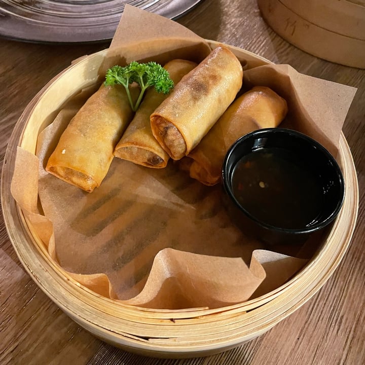 photo of Лапша Bar & Wok Fried Vegetable Spring Rolls shared by @heruvimdi on  11 Jan 2023 - review