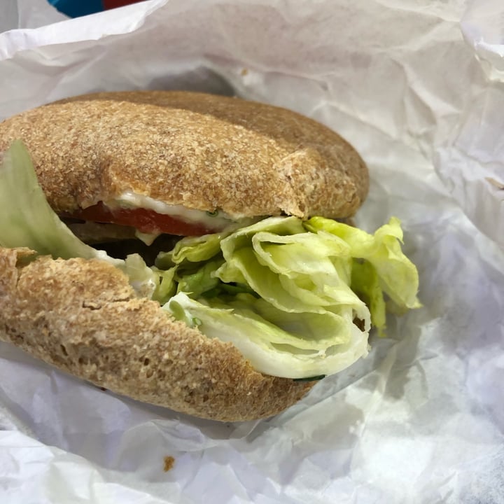 photo of MAMMATERRA Burger clásica shared by @roseylovesveggies on  29 Jun 2023 - review